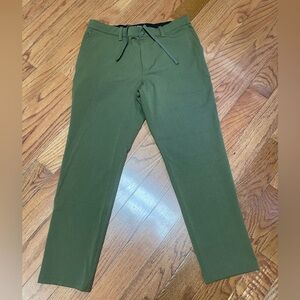 Quince Men’s Olive Green Ultra-Stretch 24/7 Smart Chino Pants Size 32x28 NWOT
